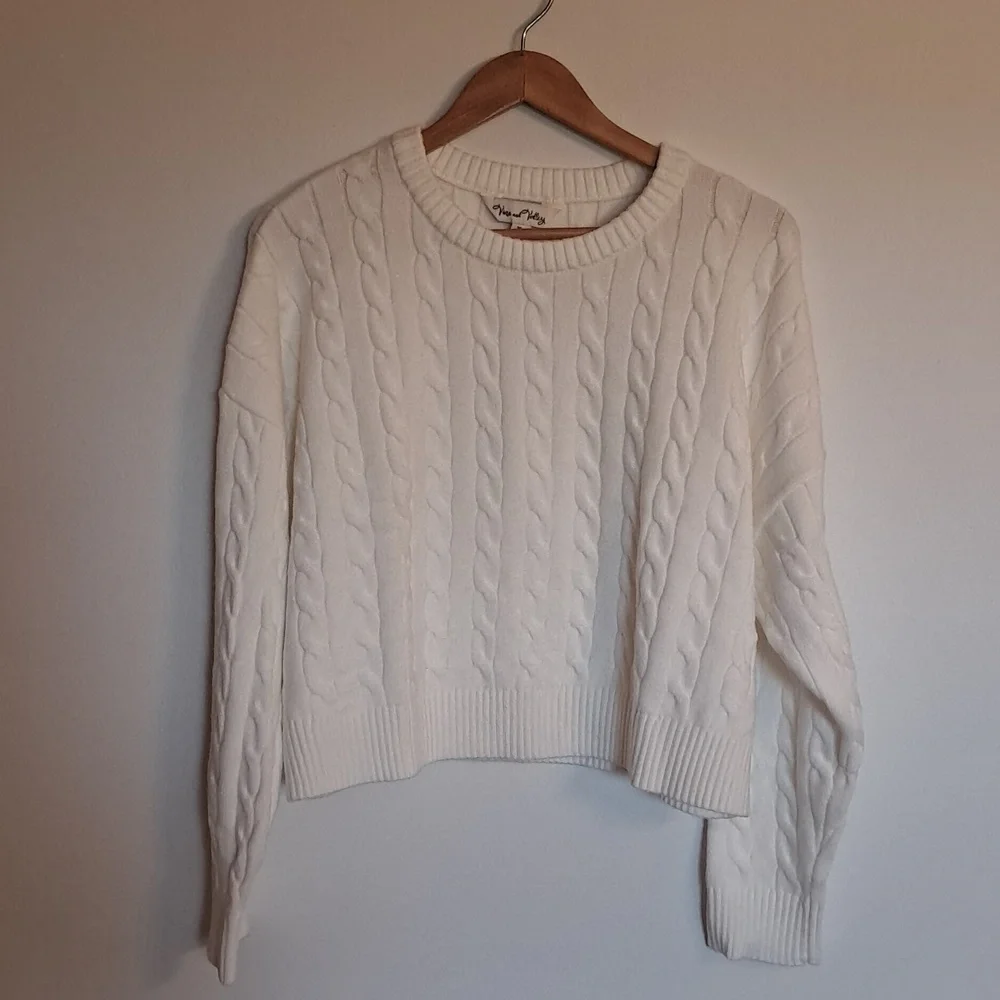 Vine & Valley Cropped Cable Knit Sweater NWOT